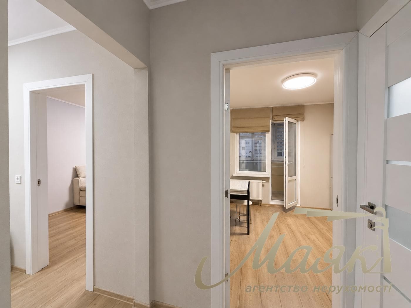 Продаж 1-кімнатної квартири з ремонтом у ЖК The Lakes, Голосіївський район, провулок Ясинуватський, Деміївка, Київ