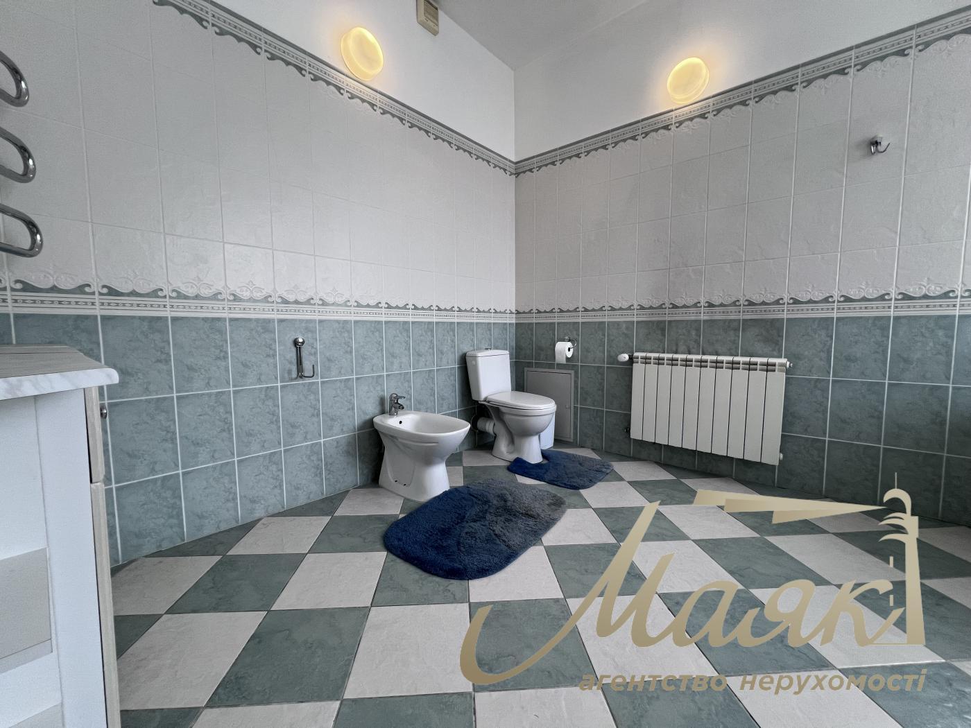 Rent 3-storey house 492,7m2, Lesniki