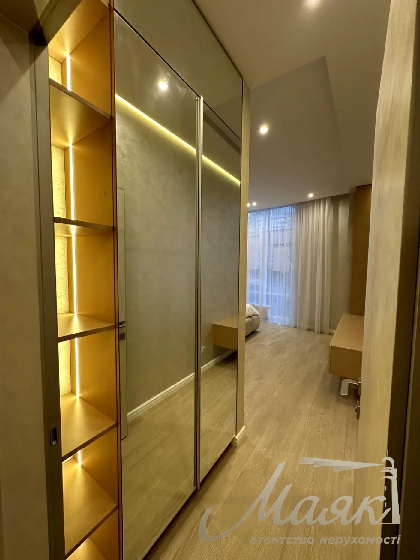 Продаж 3-х кімнатної квартири в ЖК Бульвар Фонтанів Саперне Поле вул., 5