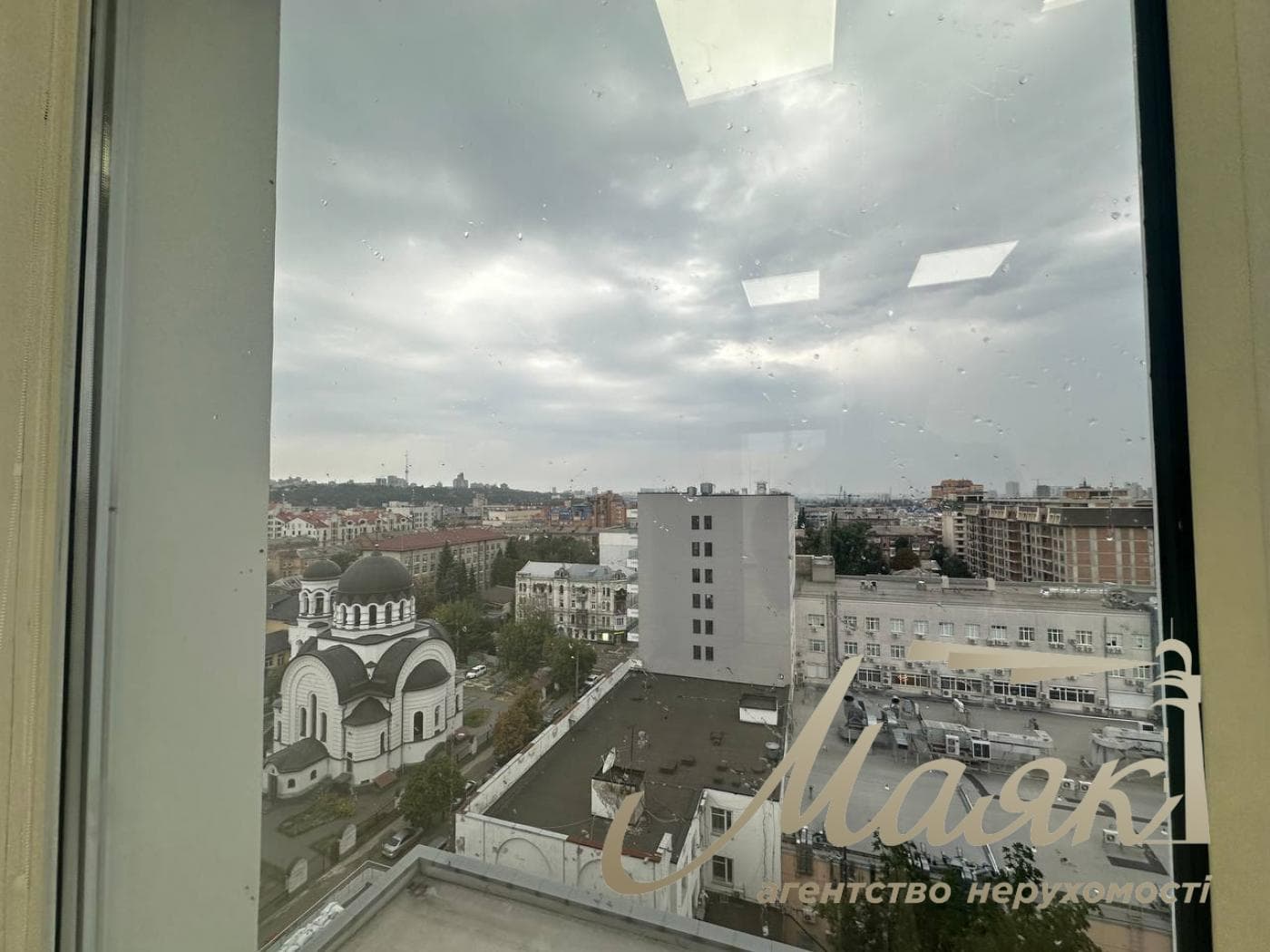 Оренда офісу площею 180 м² у бізнес-центрі «Доміно», вул. Нижній Вал, 51, Поділ.
