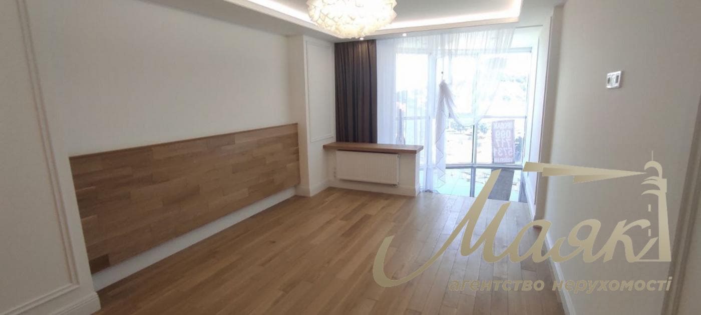 2-bedroom apartment for sale in the Podil Plaza & Residence residential complex, Hlubochitska Street