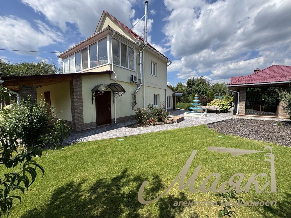 Продажа дома 260 м² с гостевым домом и баней c.Романков у Голубого озера, 10 соток, Обуховское направление, Киевская область.