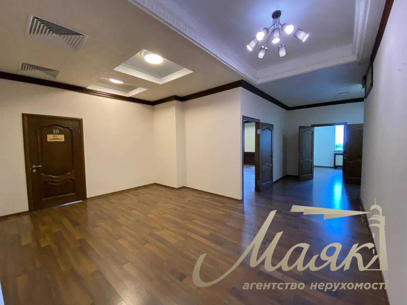 Оренда офісу 208 м2 у БЦ Сапфір, Хрестовий провулок 2, Печерський район.