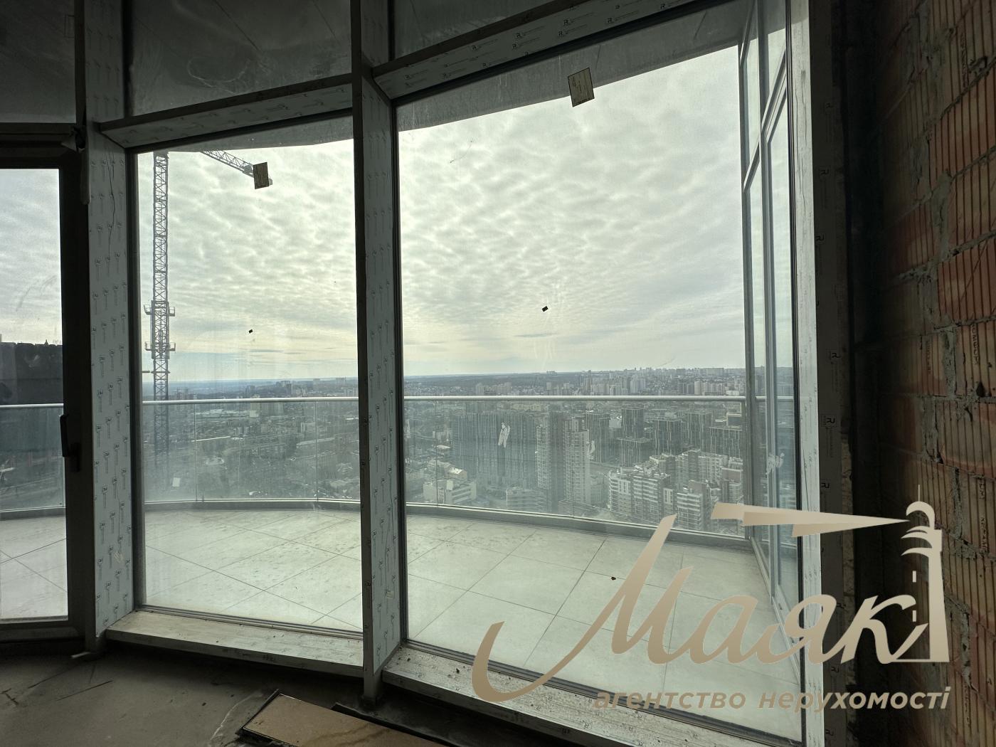 Продаж пентхауса 195м2 у ЖК Taryan Towers