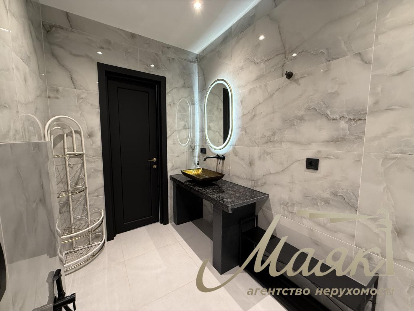 Оренда 3-поверхового таунхауса площею 220 м², Козин, КГ Montana Village