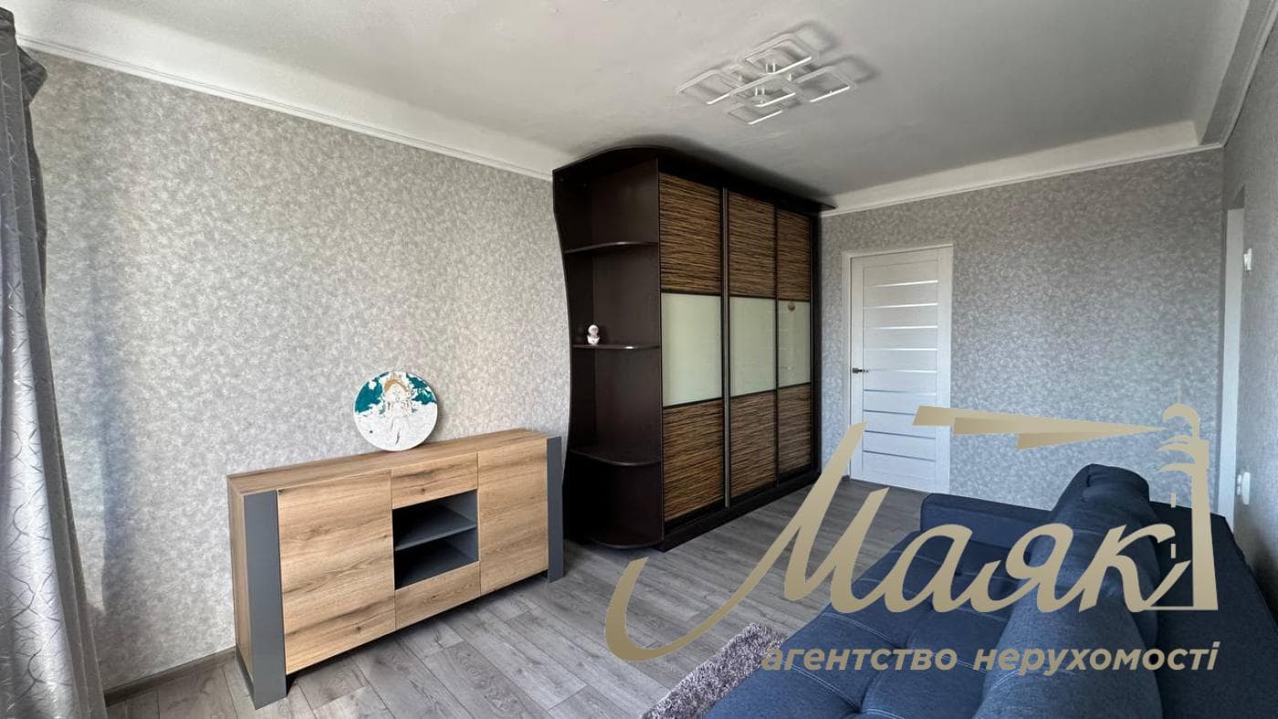 Продажа 3-комнатной квартиры Харьковское шоссе 21/1, Дарницкий район