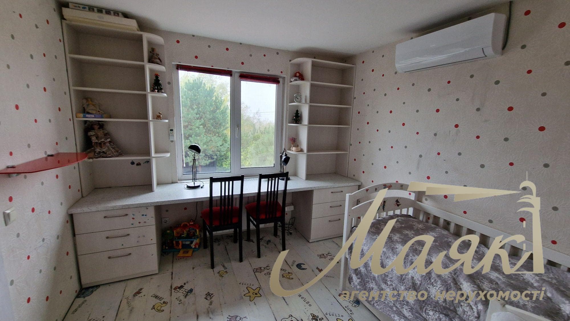 Оренда 2-поверхового будинку (100 м²) на 8 сотках землі в с. Гнедін