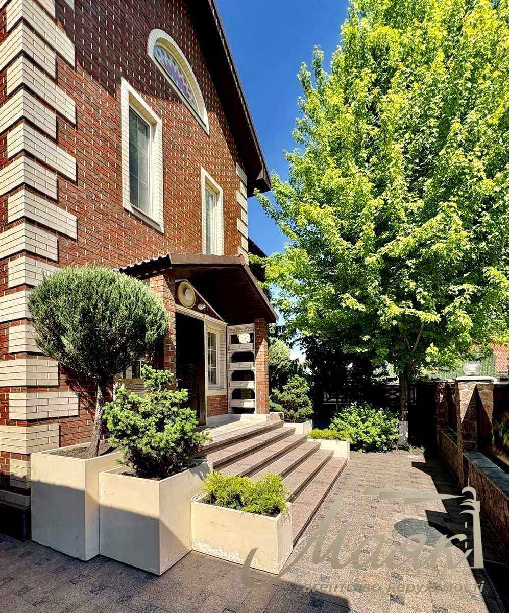 Оренда розкішного будинку площею 750 м², 10 соток землі, Голосіївський район, Київ, Чапаївка/Віта Литовська,