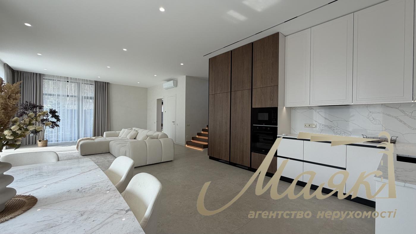 Продаж 2-х поверхового будинку 200м2, КМ Нова Ходосівка