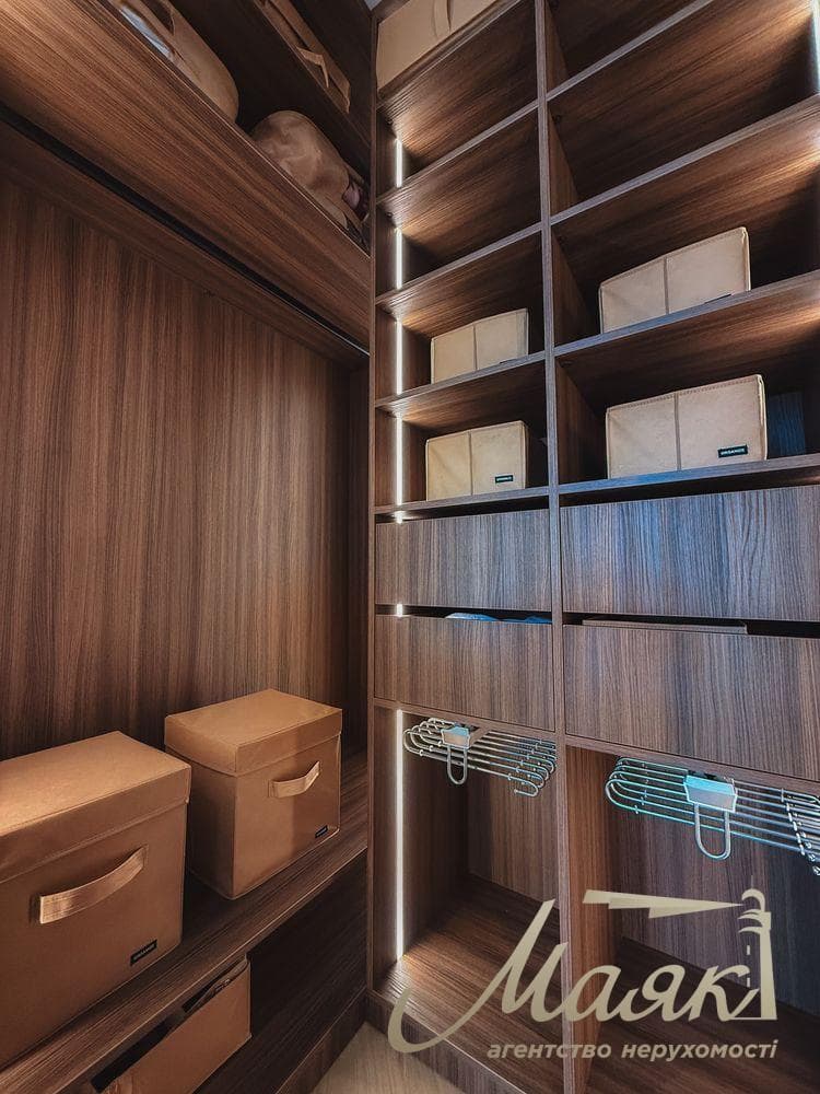 Продаж сучасної квартири площею 68 м², ЖК «Каховська», Лівобережна