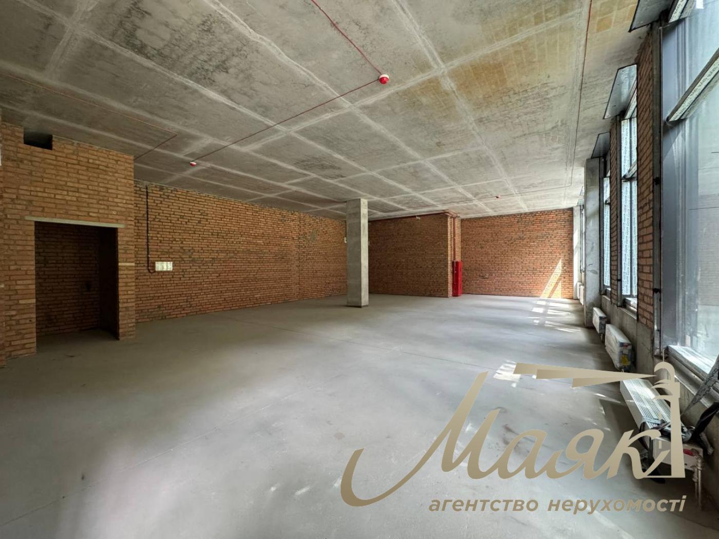Оренда фасадного 110м2 приміщення ЖК Трініті вул. Тютюнника, 39/2