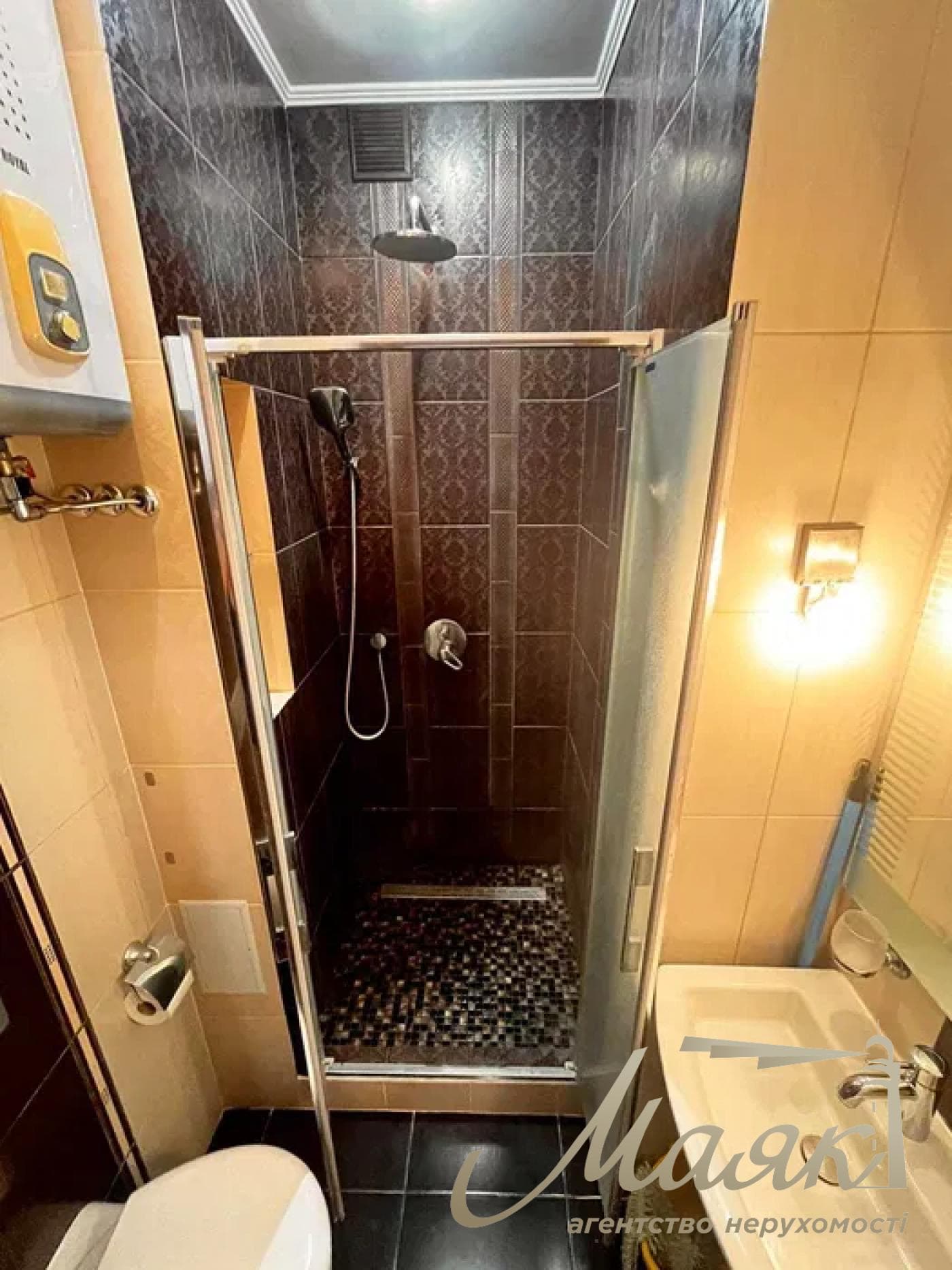 3-Bedroom Apartment for Rent at 6 Ivasyuka Ave., Obolon