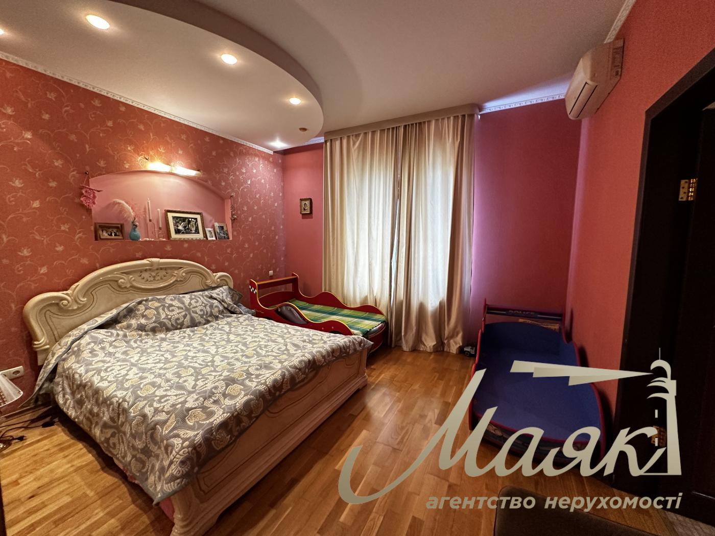 Оренда квартири 120м2, вул.Дмитрівська 69, Шевченківський район