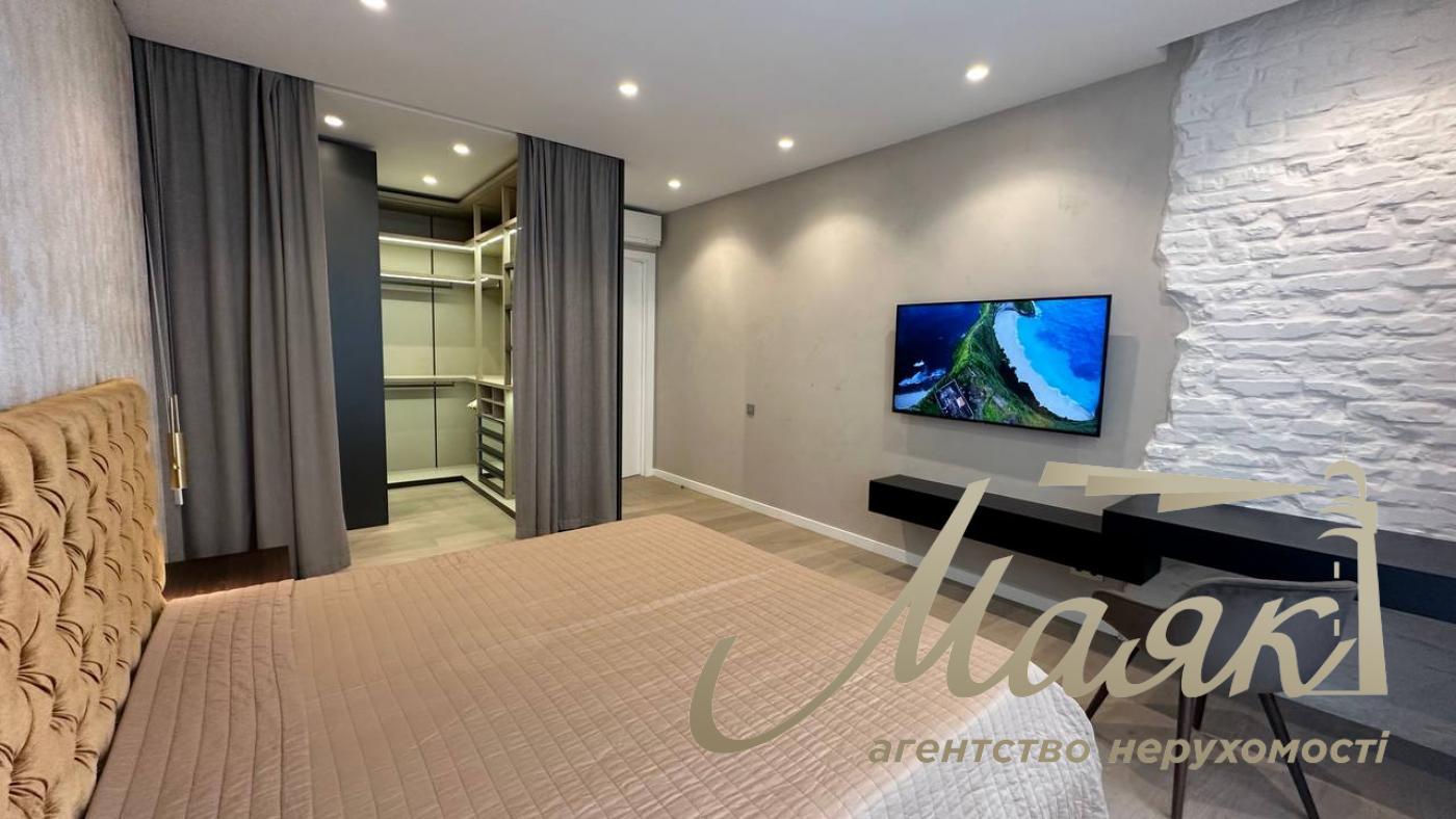 Продаж квартири 144 м2 у ЖК Бульвар Фонтанів, вул. Саперне Поле, Печерськ, Київ