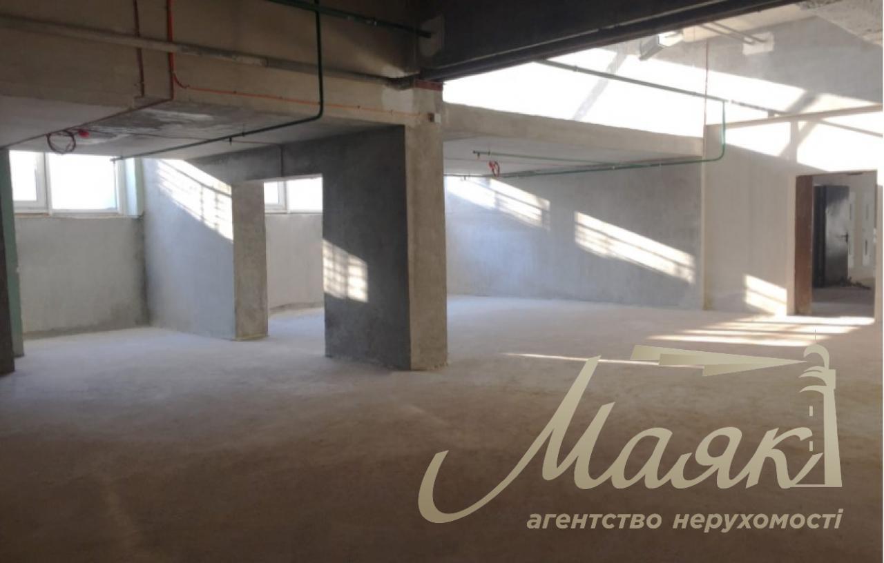 Продаж фасадного приміщення 350м2 метро Печерська