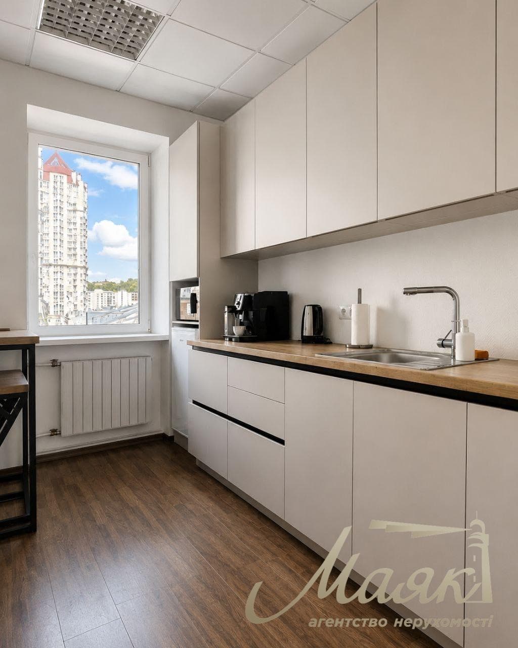 Продаж земельної ділянки (930 м²) за адресою: вул. Г. Шаповала, 10, Солом'янський район