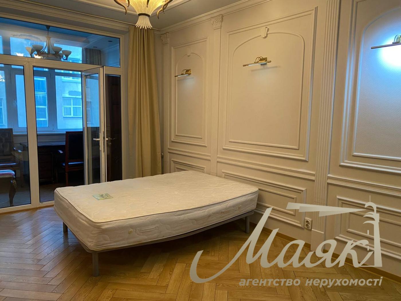 Rent a 3-room apartment in the residential complex Botanic Towers