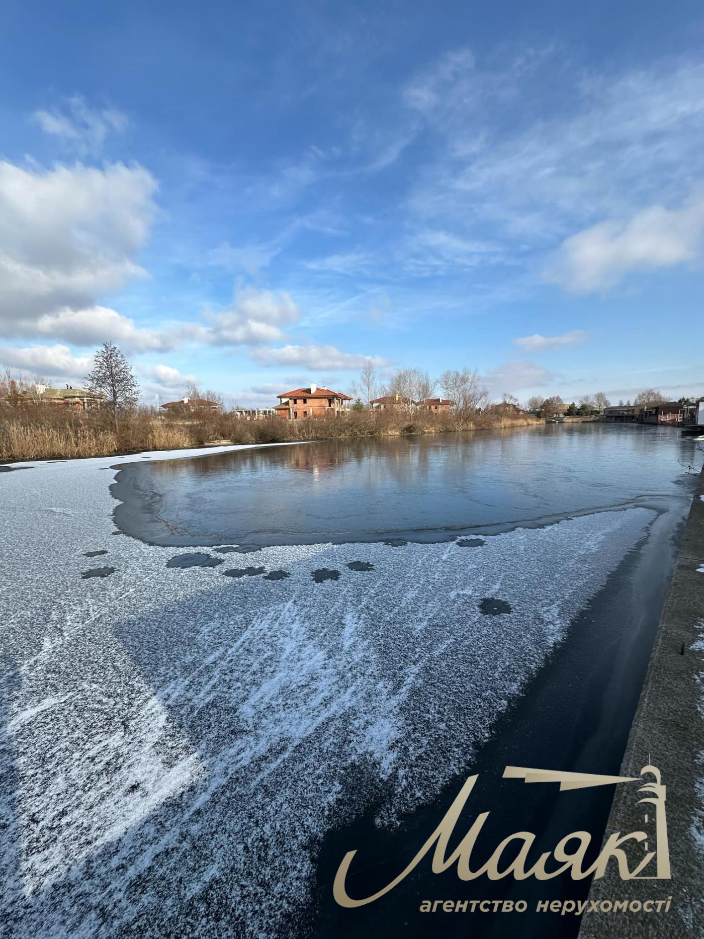 Sale of a plot with access to the Dnieper river. Koncha-Zaspa. Kozin village