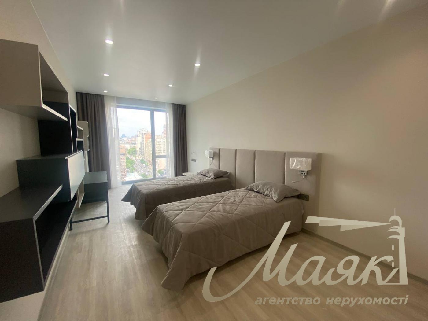 Rent of a 3-room apartment in the Atlantic residential complex at 118 Antonovich Street.