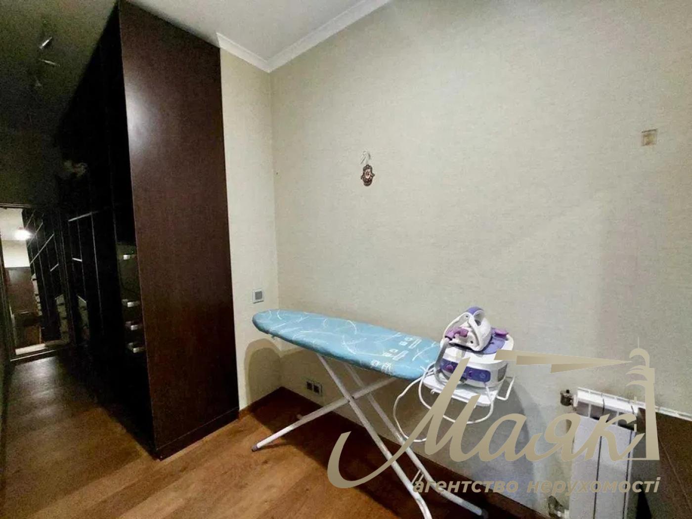 Продаж 4-к 2-х рівневої квартири, 158 м2, вул. Лобановського, Святошинський р-н