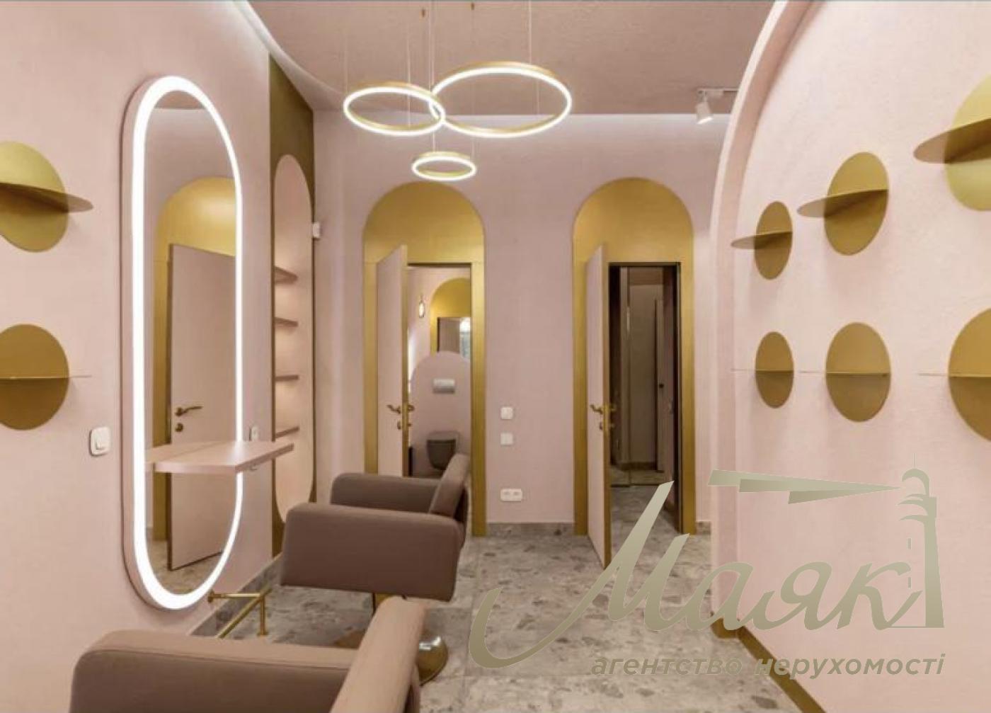 Beauty salon for sale Pecherskiy district/Designer's renovation/Facade