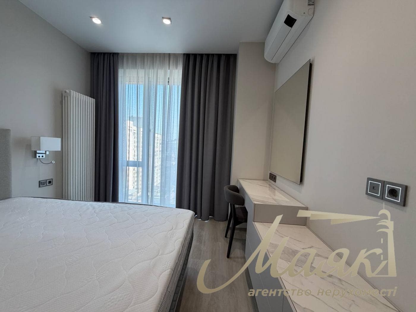 Оренда 2-кімнатної квартири з терасою у ЖК Atlantic Residences, вул. Антоновича, 118. Палац України, Центр.