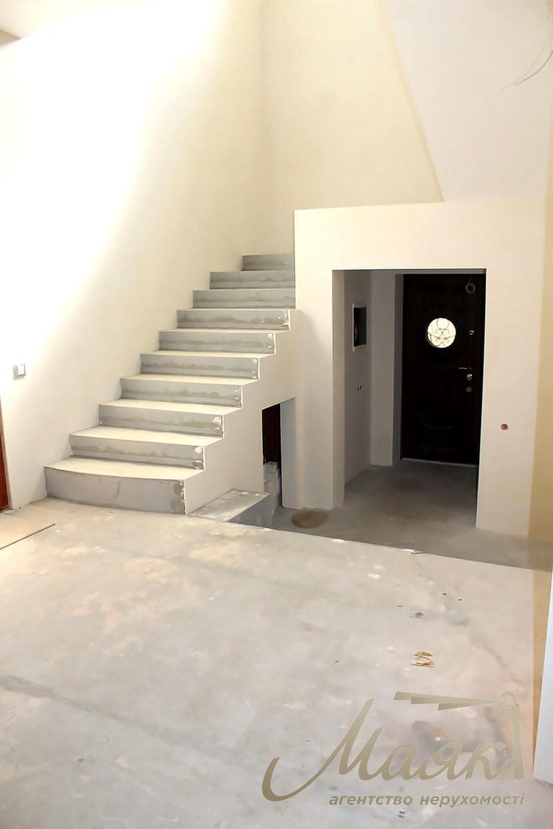 House for sale 261.6m2 in Gatnoye village, near Kiev Ozernaya street, Kyiv-Svyatoshinsky district.