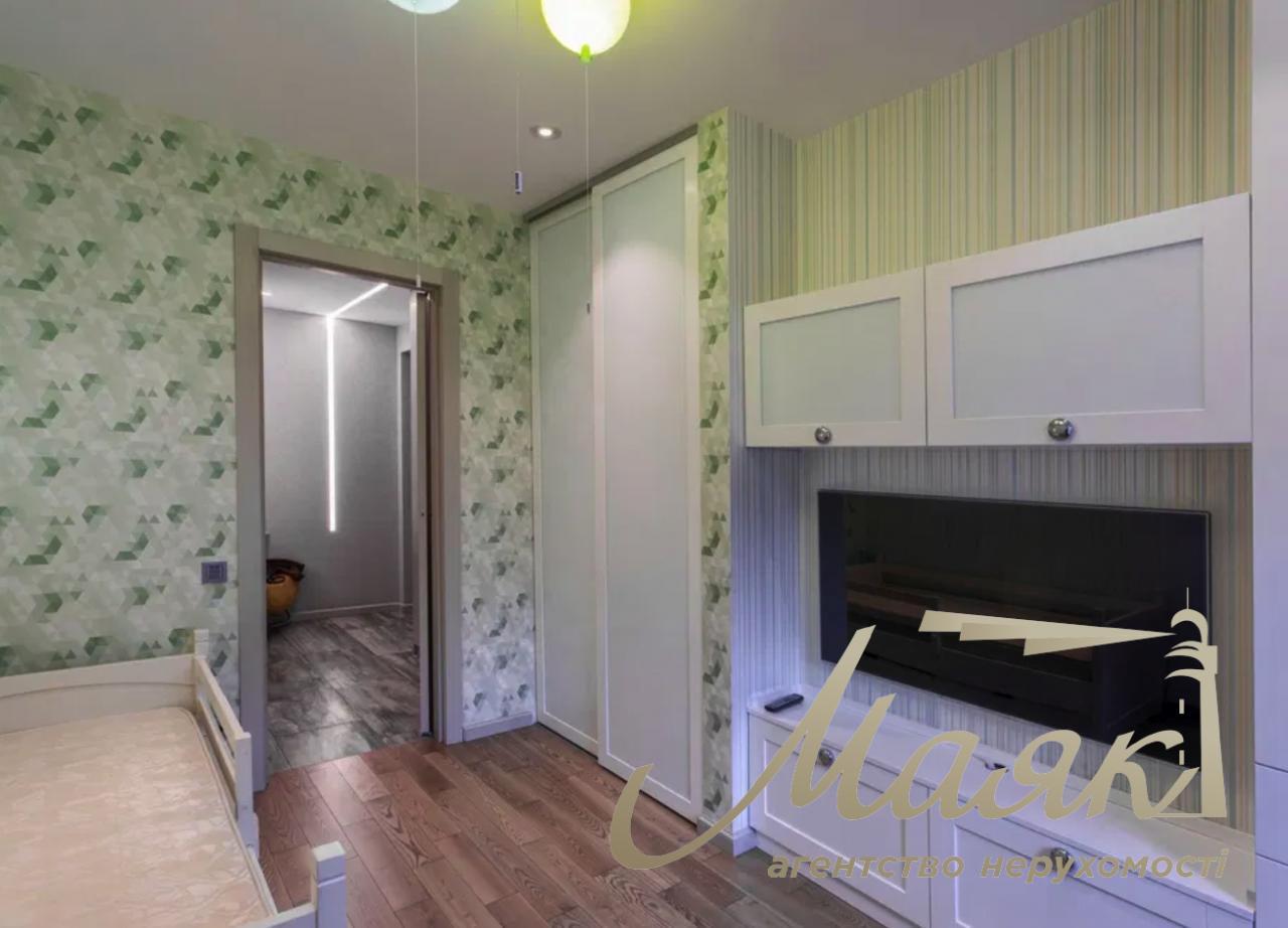 Sale of 3-room apartment Shota Rustaveli street