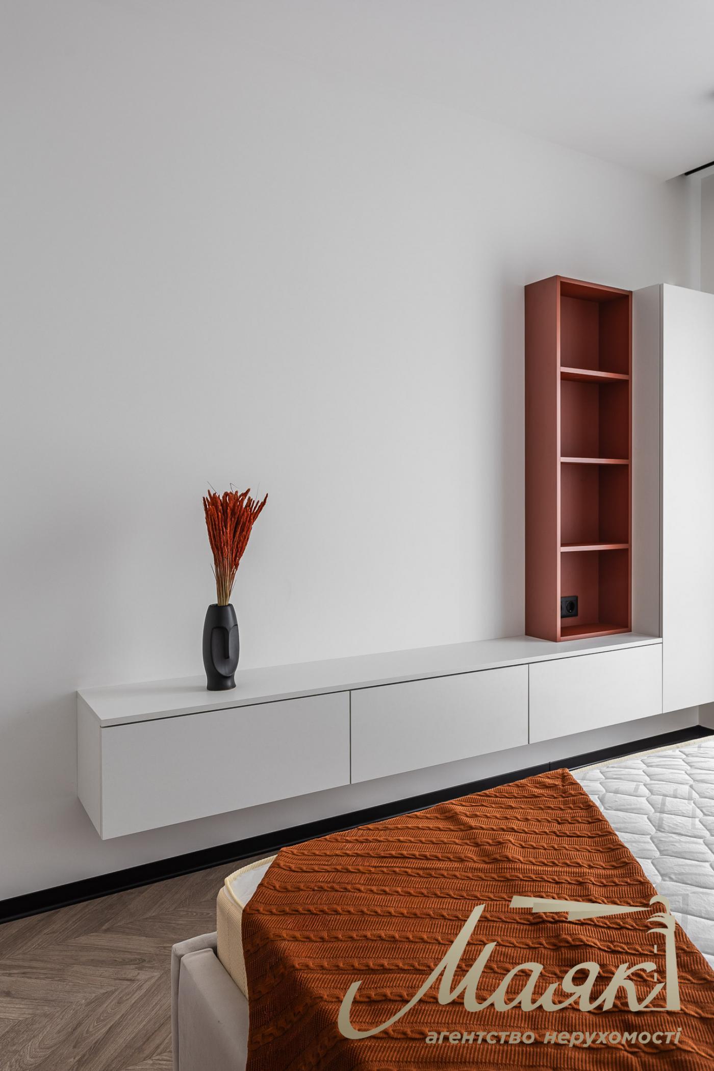 Rent 2-bedroom apartment in LCD New England