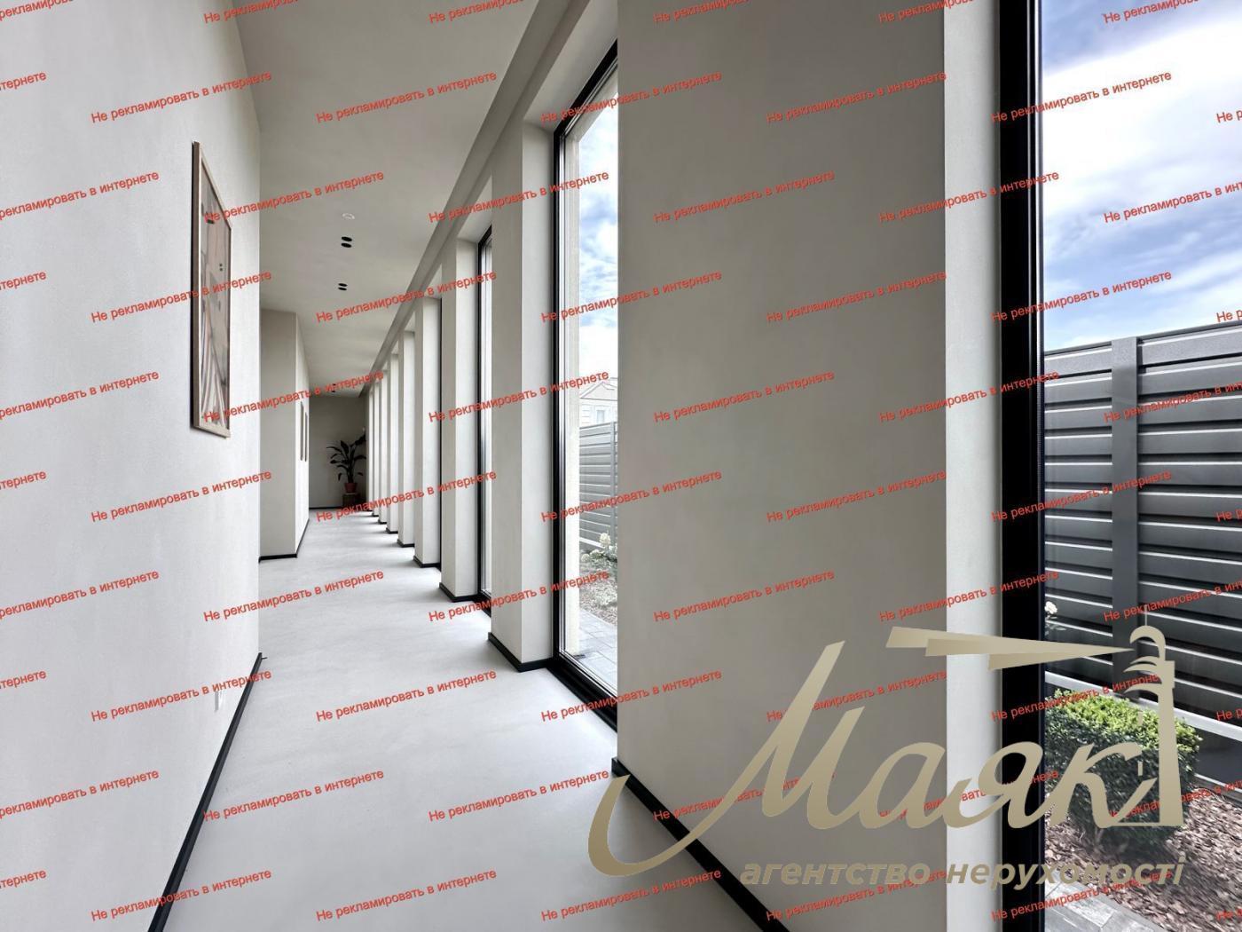 Пропонується на продаж унікальний будинок у Конча-Заспі, село Козин, виконаний у сучасно-етнічному стилі