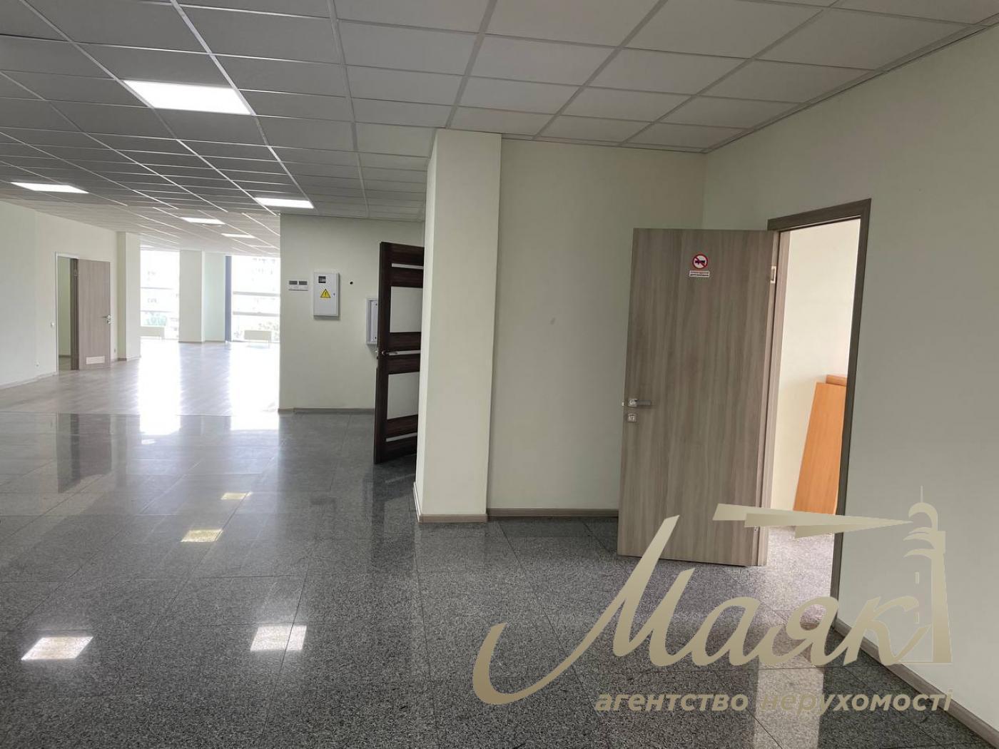 Office for rent 540 sq.m Business Center Star Center Solomenskyi district, Lobanovskyi Avenue
