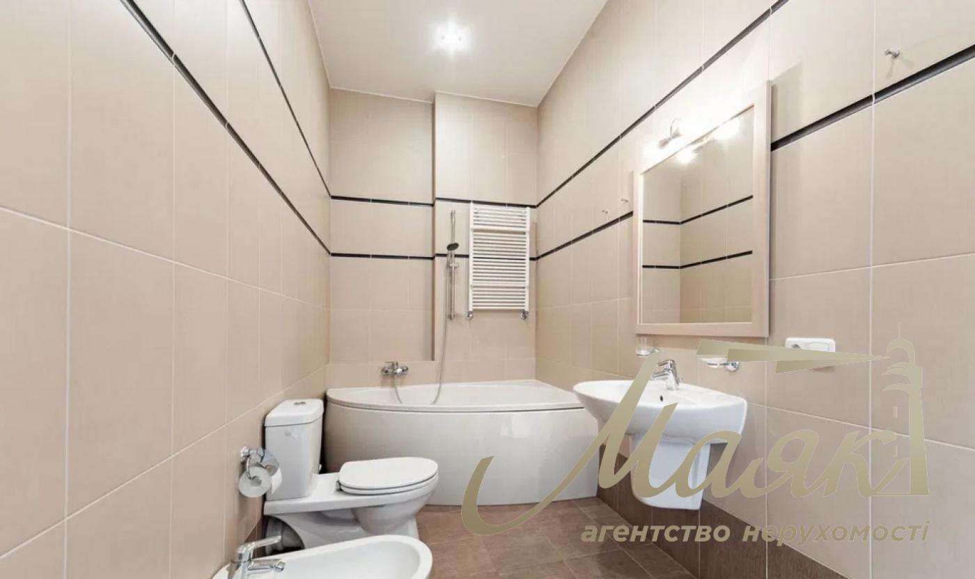 Продаж 4к дворівневої квартири вул. Дарвіна, Липки