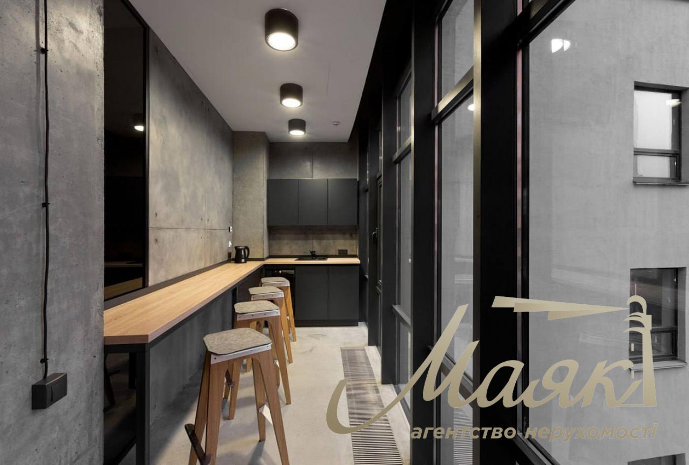 Office for rent 310 sq.m. in BC Wave on Eugenia Konovaltsa street 36D