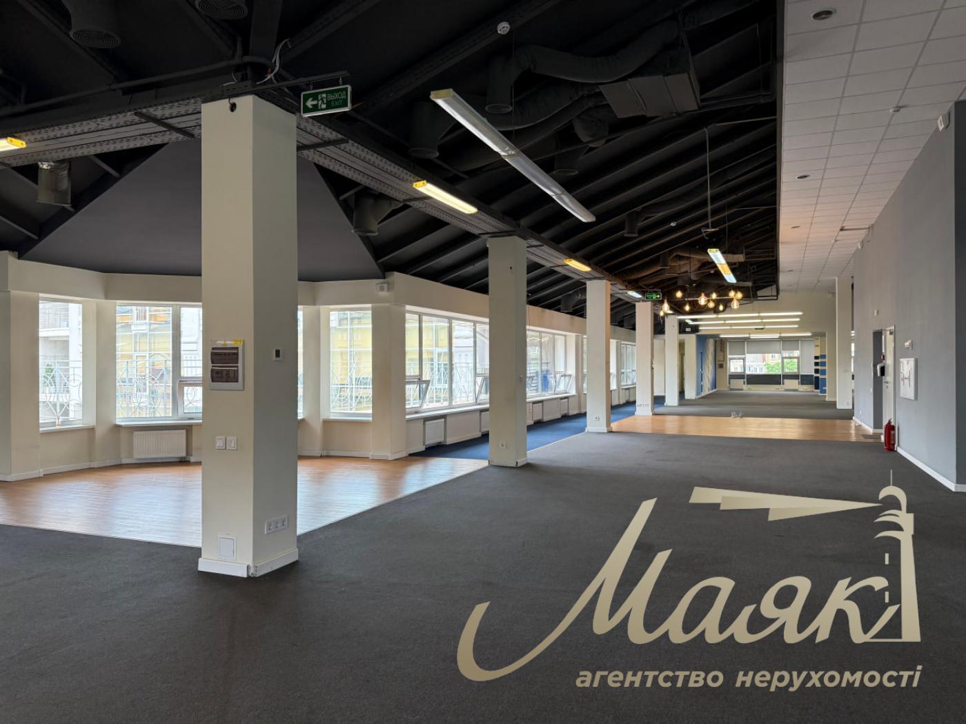 Оренда офісу 944 м2 у БЦ з ремонтом, терасою Олімпійська