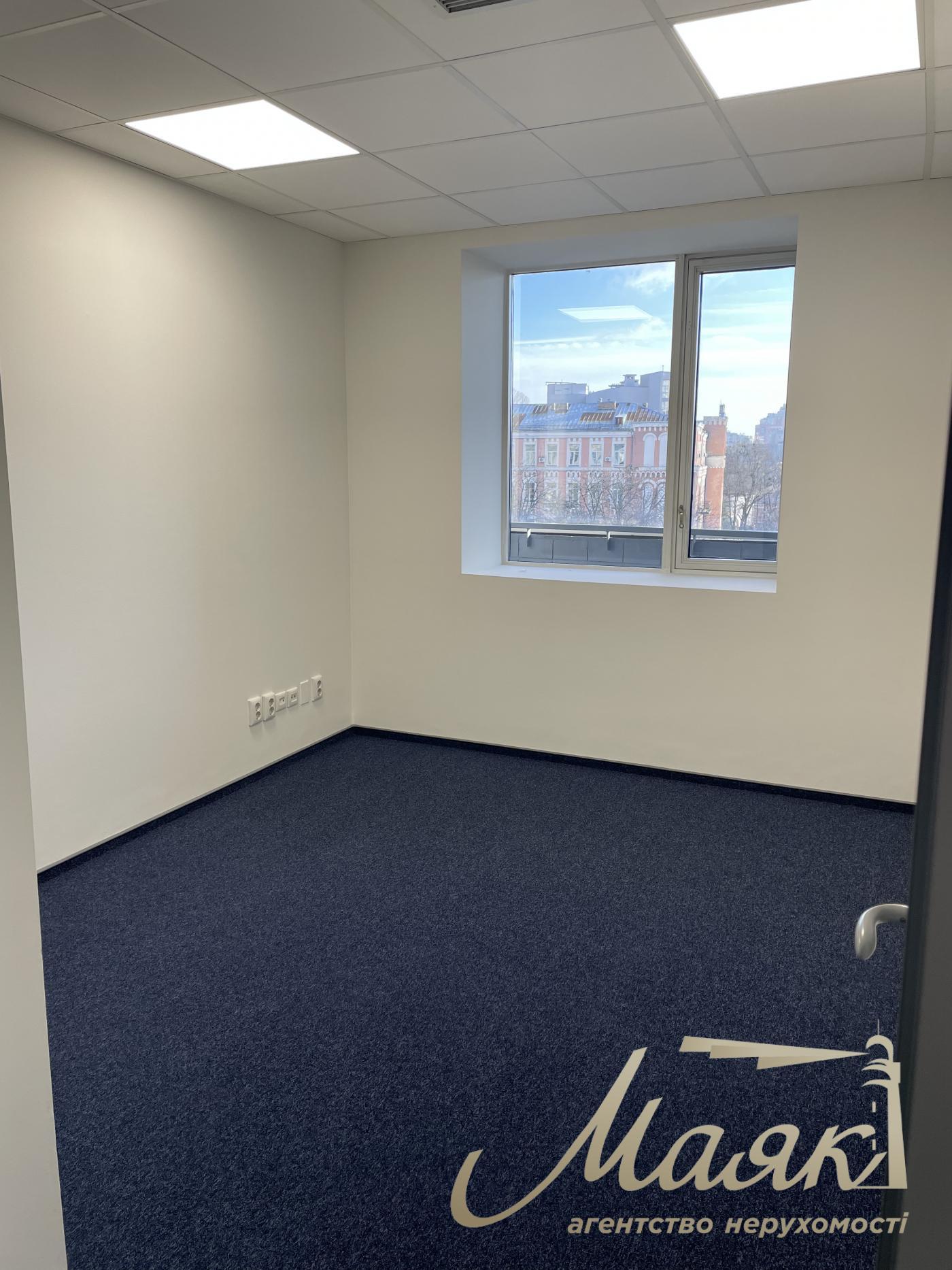 Аренда офисного помещения в БЦ 111m2, Центр