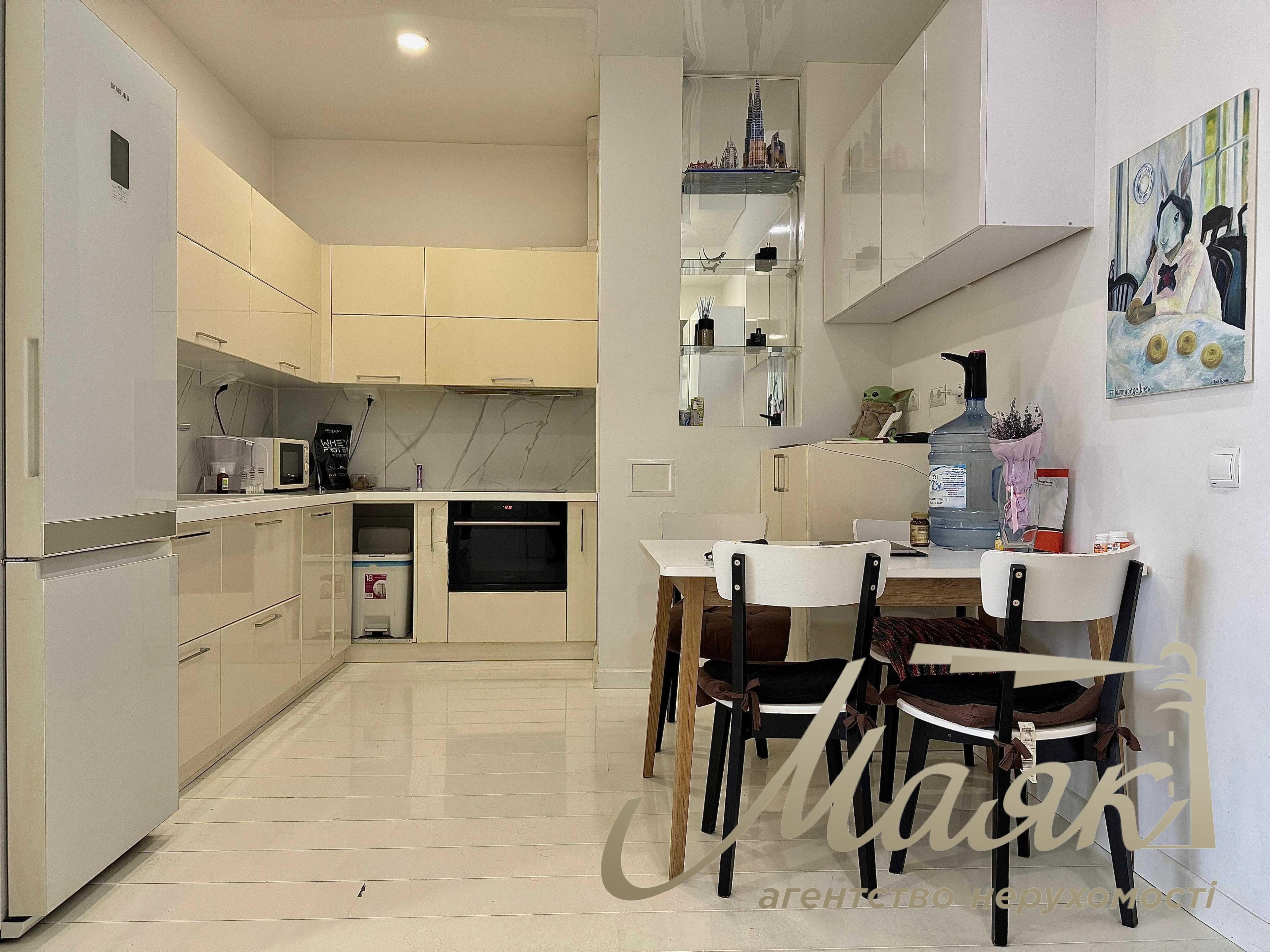 Продаж 2-кімнатної квартири, 60 м², ЖК «Рівер Стоун»