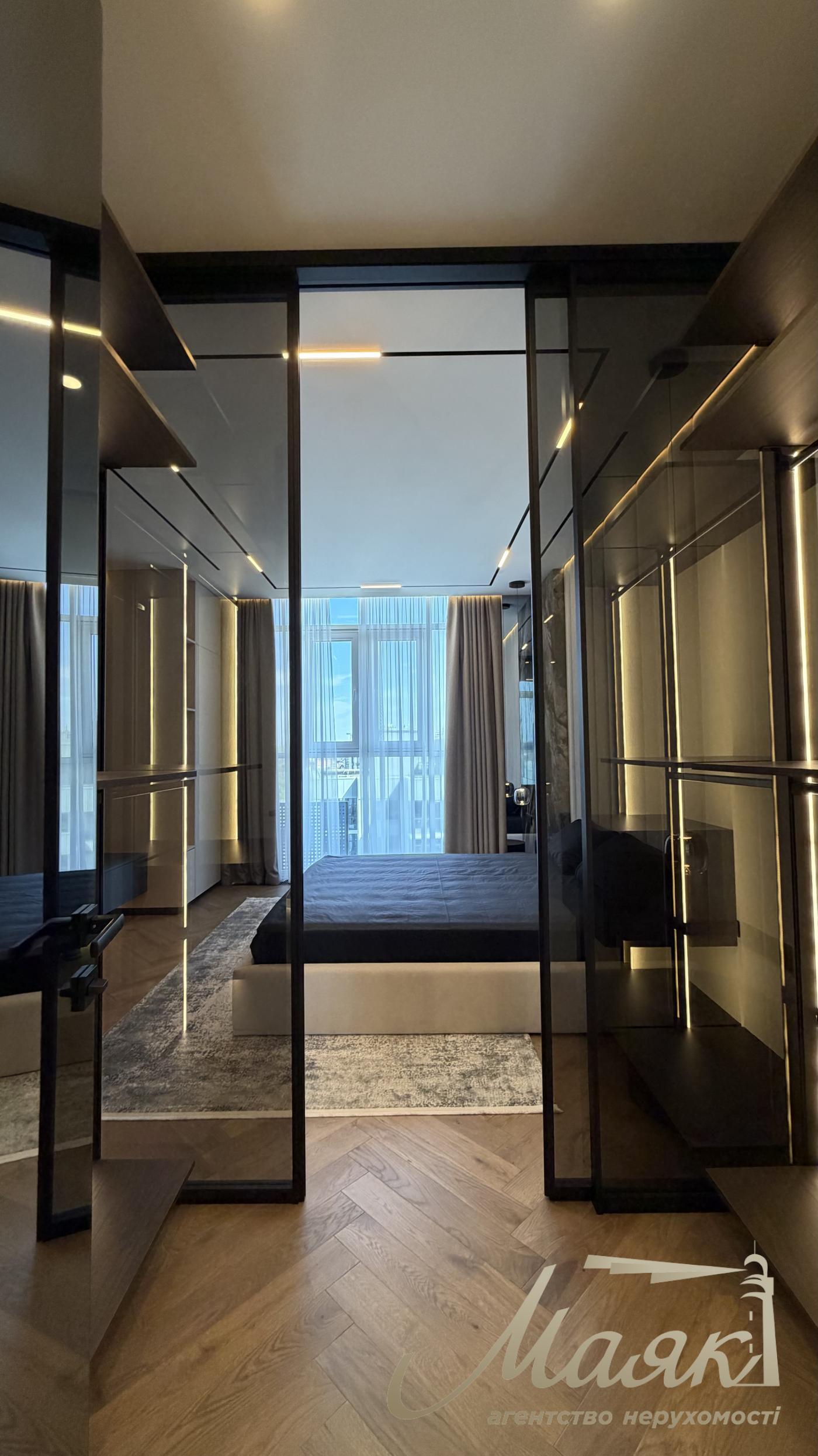 Продаж квартири 118м2 в ЖК Новопечерськие липки, ул. Андрея Верхогляда 15Б. (Михайла Драгомирова)