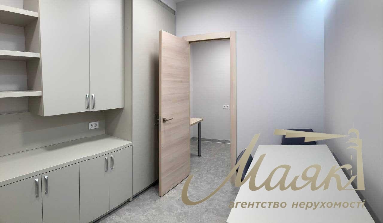 Офіс, метро Оболонь 3 хв пішки, пр. Оболонський, 1