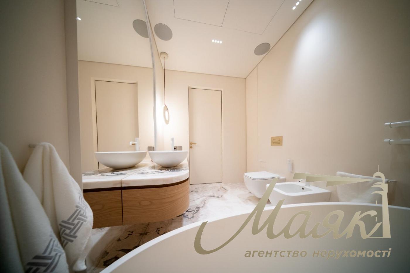 Rent 4 room apartment in LCD LCD Tetris Hall, Delovaya street, Pechersk, Kiev