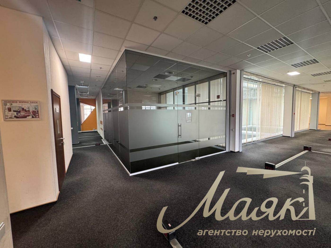 Оренда офисного помещение 1959 м² в бизнес-центре Фарингейт, Киев