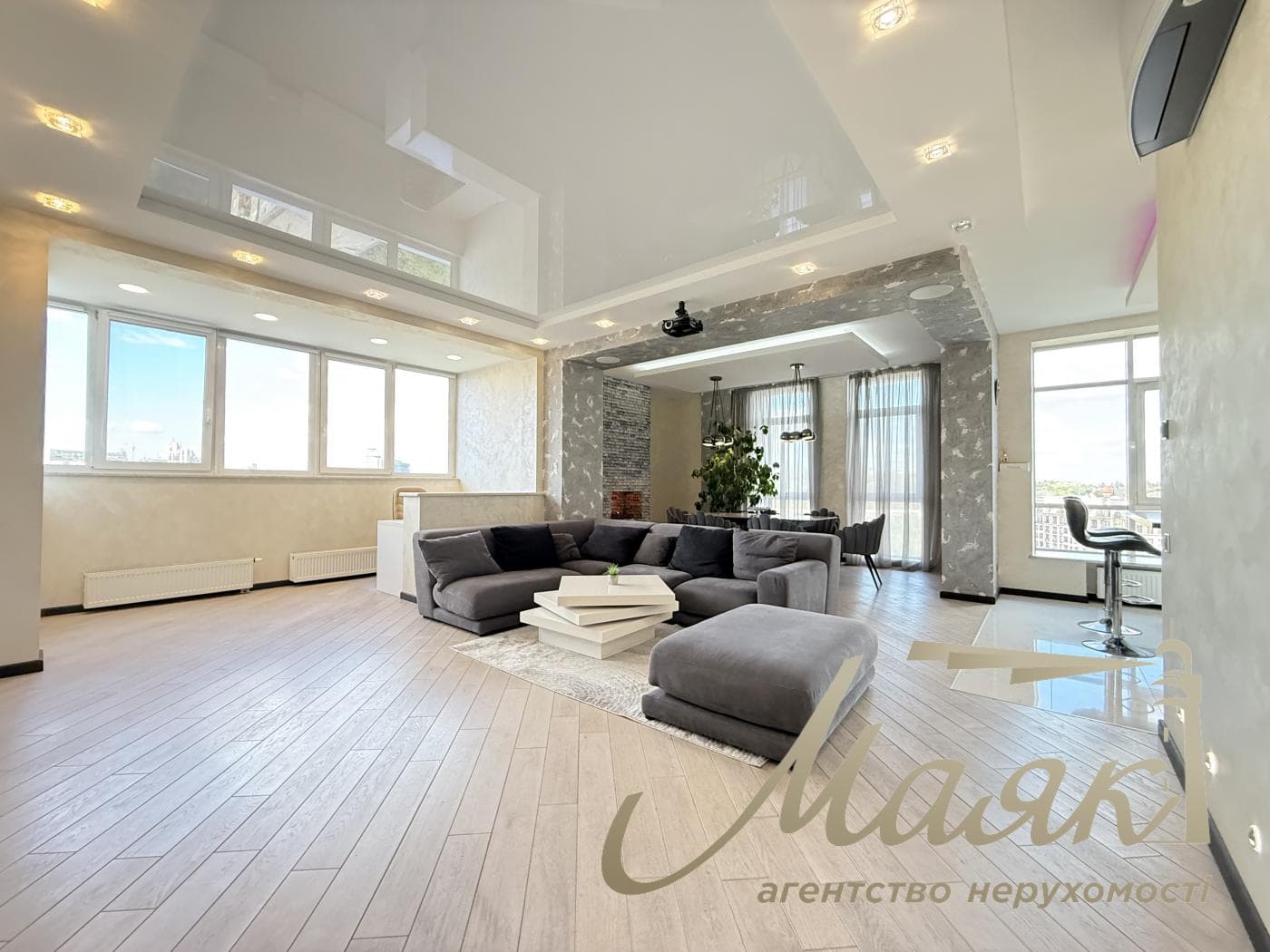 Продаж 3-кімнатної квартири площею 121 м² у ЖК «Новопечерські Липки», вул. Андрія Верхогляда (Михайла Драгомирова), 3, Печерськ