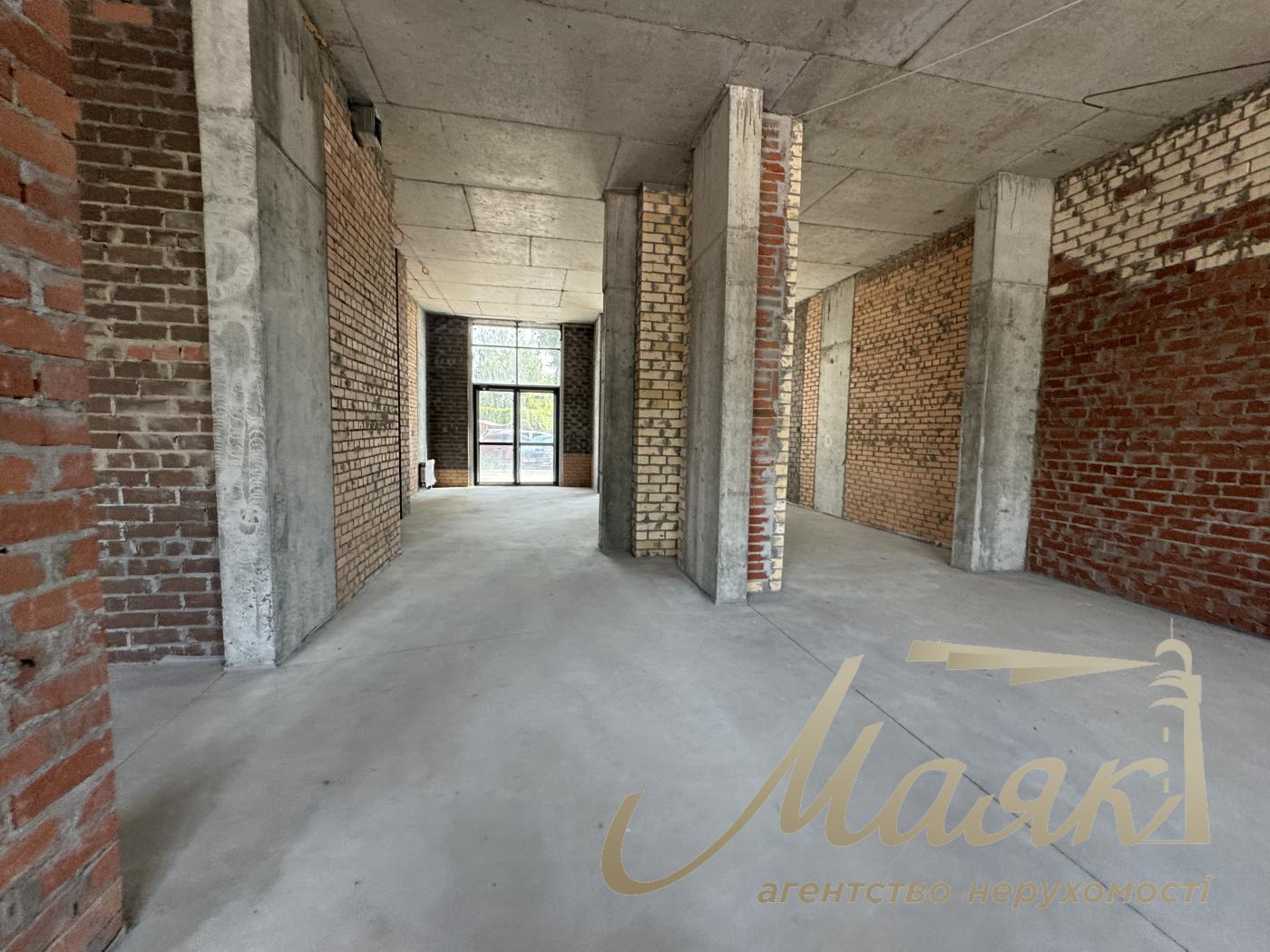 Rent of façade premises of 388 m² in the residential complex "Suchasny Kvartal", Otradny, Solomyansky district.