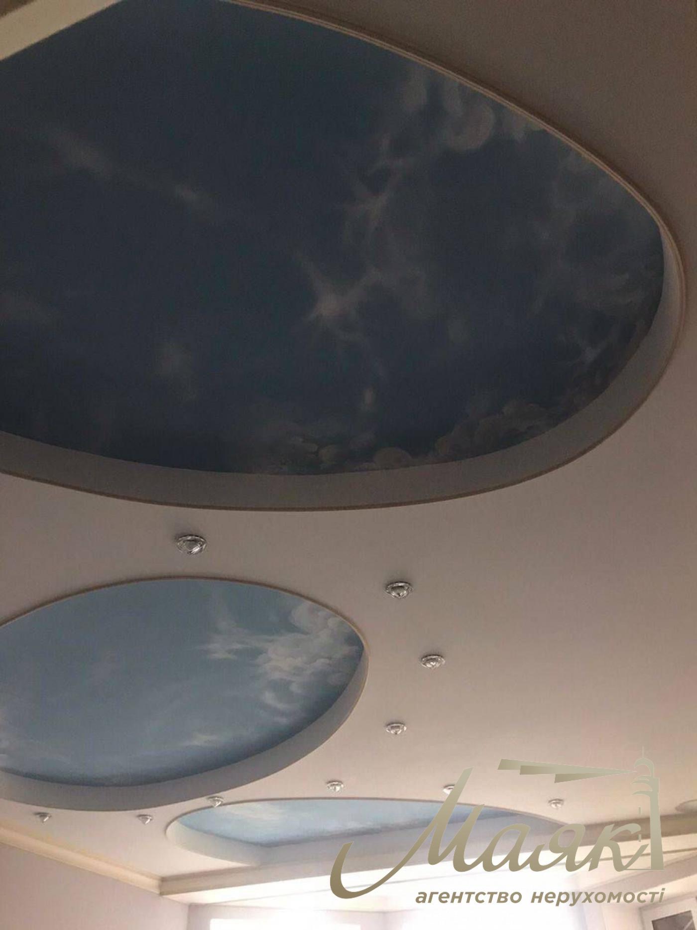 Продаж будинку 1122м2 Козин