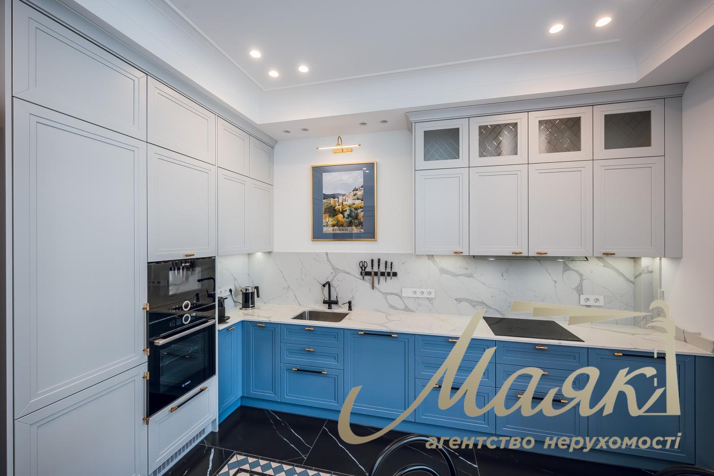 Продаж 3к квартири 99 м2, вул. Дегтярна 18, Воздвиженка. Дігтярна 18, Воздвиженка, Київ