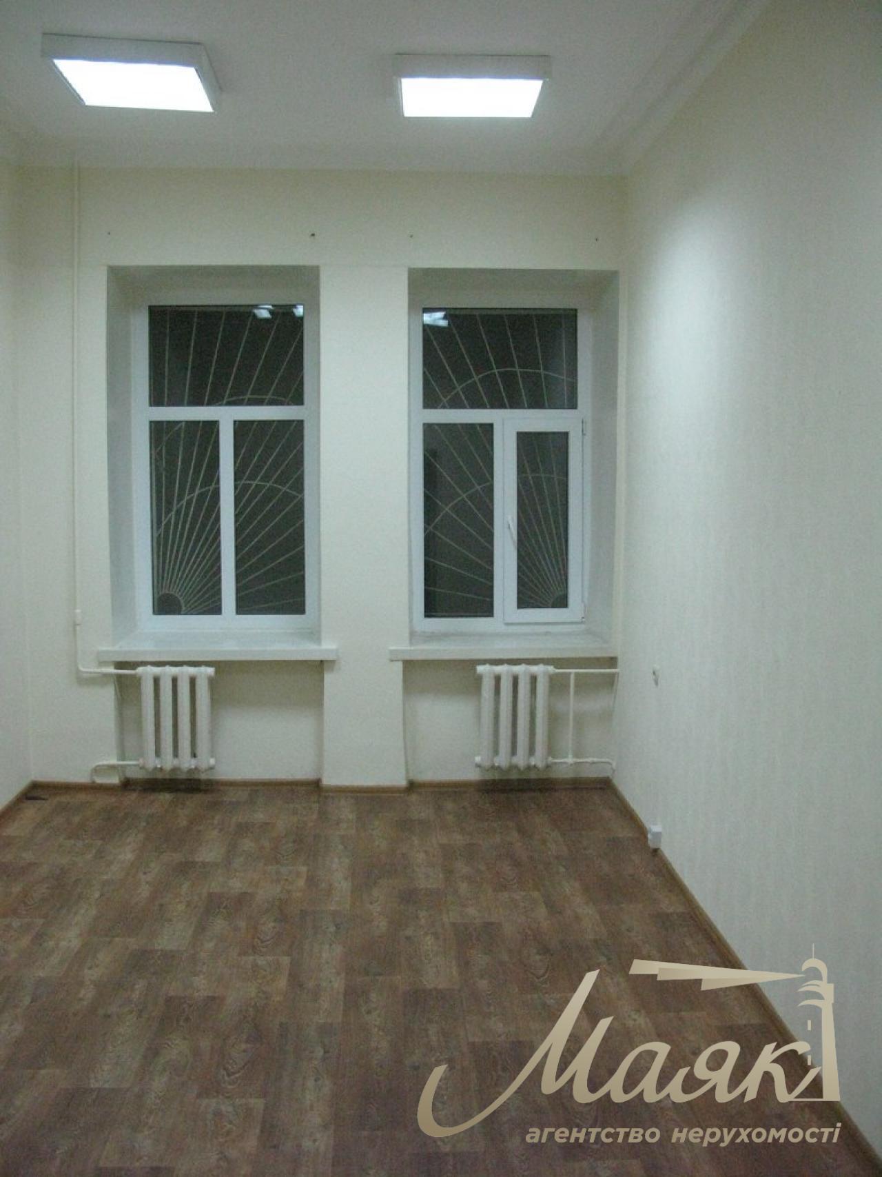 Office building for sale in Museum Lane, the very heart of the capital!