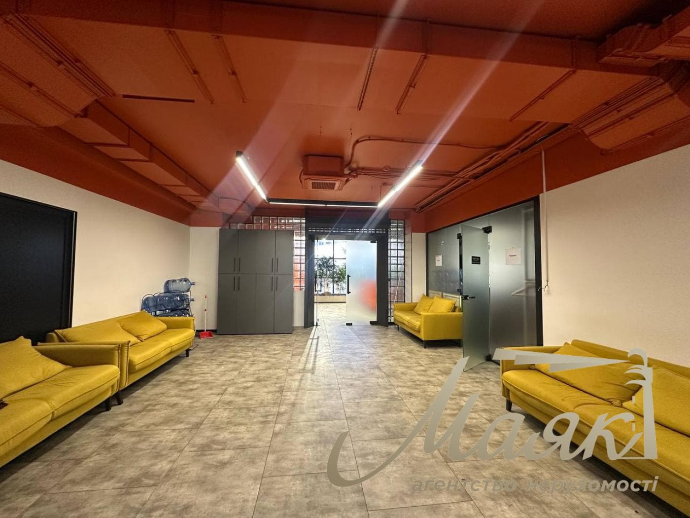 1,132 m² Office Space for Rent in the Business Center at 18/7 Almazova Street, Pechersk