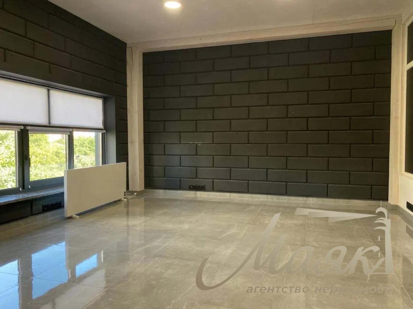 Оренда окремої будівлі площею 750 м² під офіс поруч із станцією метро «Осокорки», Дарницький район
