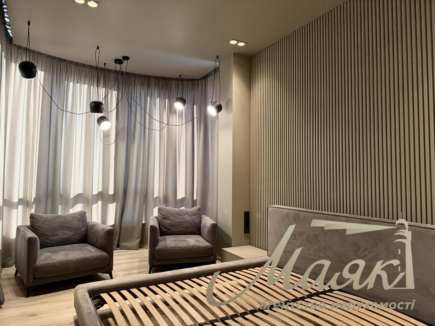 Оренда 3-х кімнатної квартири 130 кв.м. на вул.Преображенська 8Б