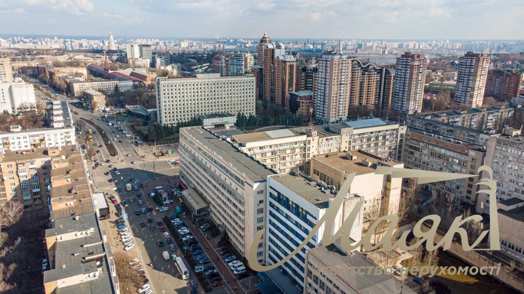 Оренда офісу на Печерську 1 158м2 на б-р Лесі Українки 26.