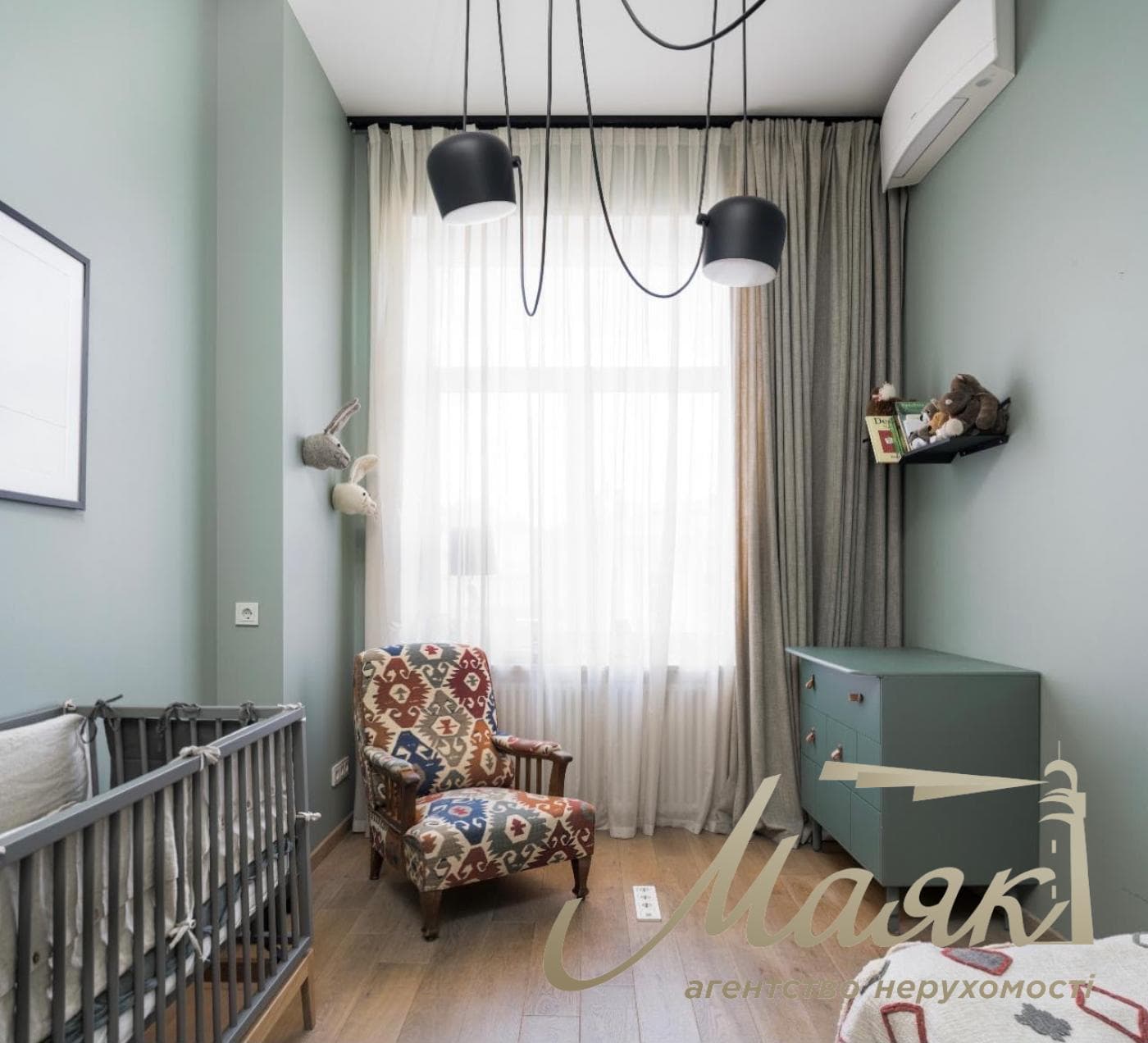 Оренда 5-кімнатної квартири площею 200 м², вулиця Антоновича, 17